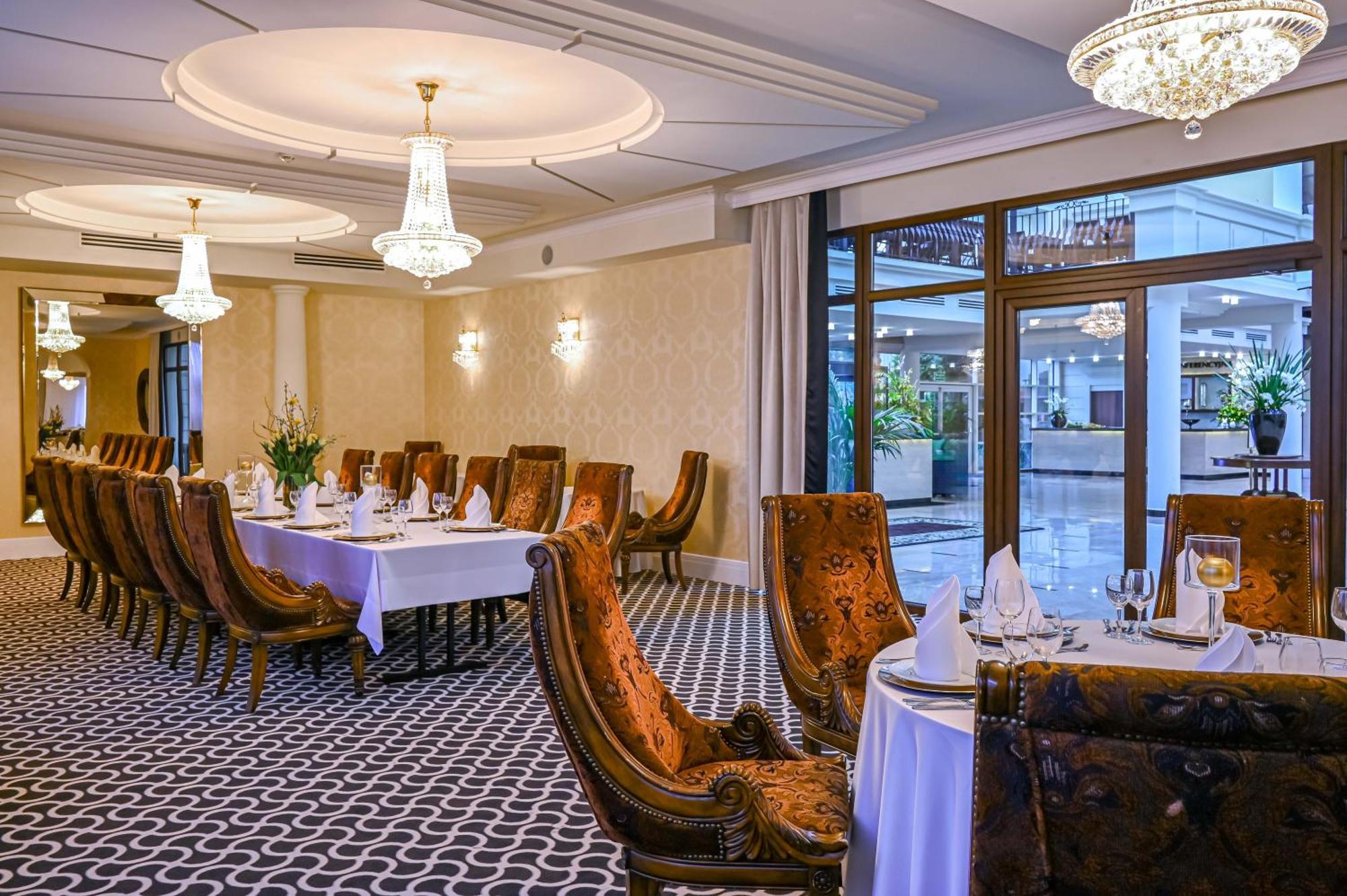 Faltom Gdynia Готель 4*